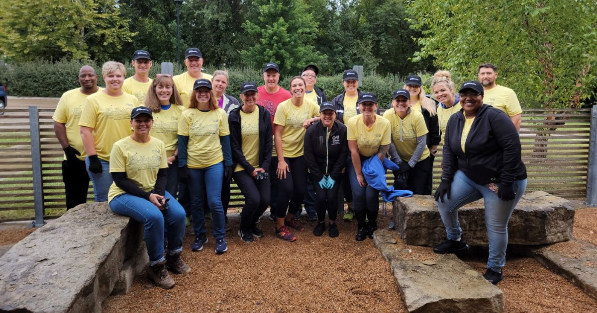 BCBSKS employees volunteering